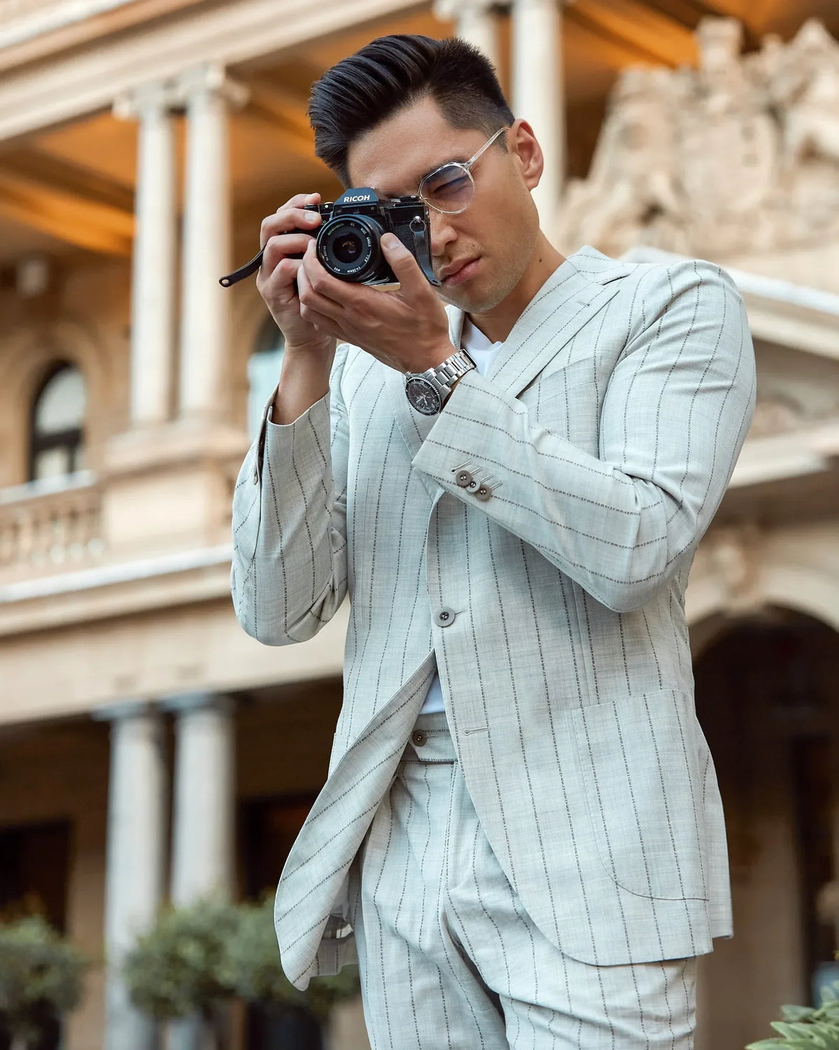 Cream linen, Oaks Day