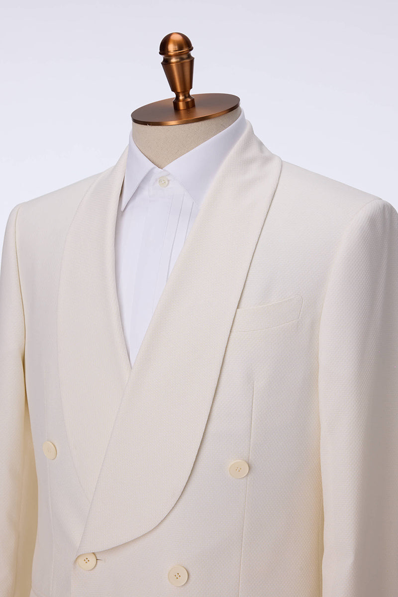 The Casablanca White Tux, close-up of the shawl lapel and jacket buttons
