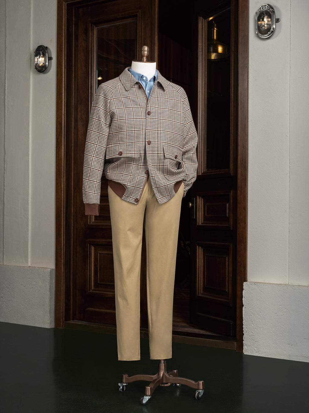 Patission Espresso Houndstooth Sport Jacket, full-length display showing the stand and trousers