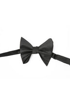 Black diamond point pre-tied bow tie