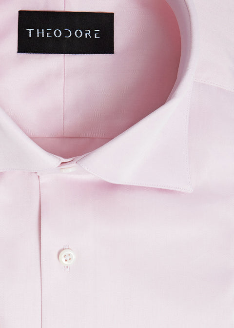Fine Twill Pale Pink Shirt, close-up of the collar with Theodore neck label