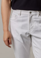 White Denim Jeans, close-up of the front pocket and waistband button