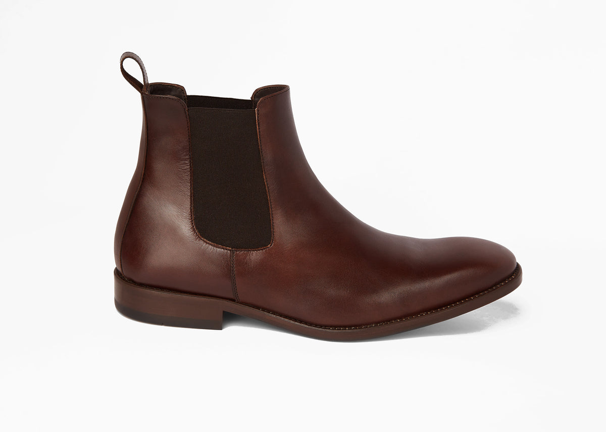Painted calf Chelsea boot in brown leather, single side profile view